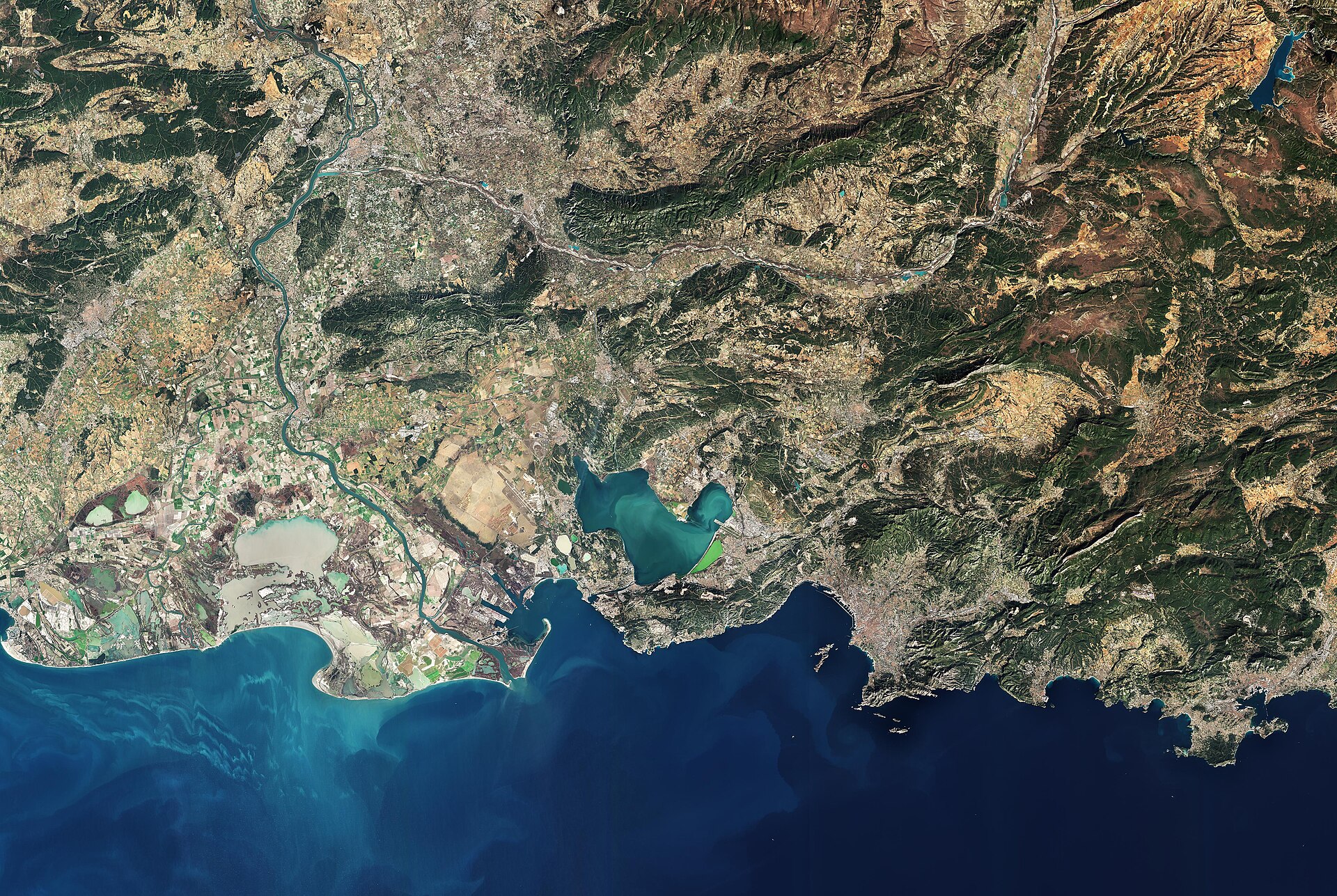 Image satellite du golfe de Fos et de la zone industrialo-portuaire.