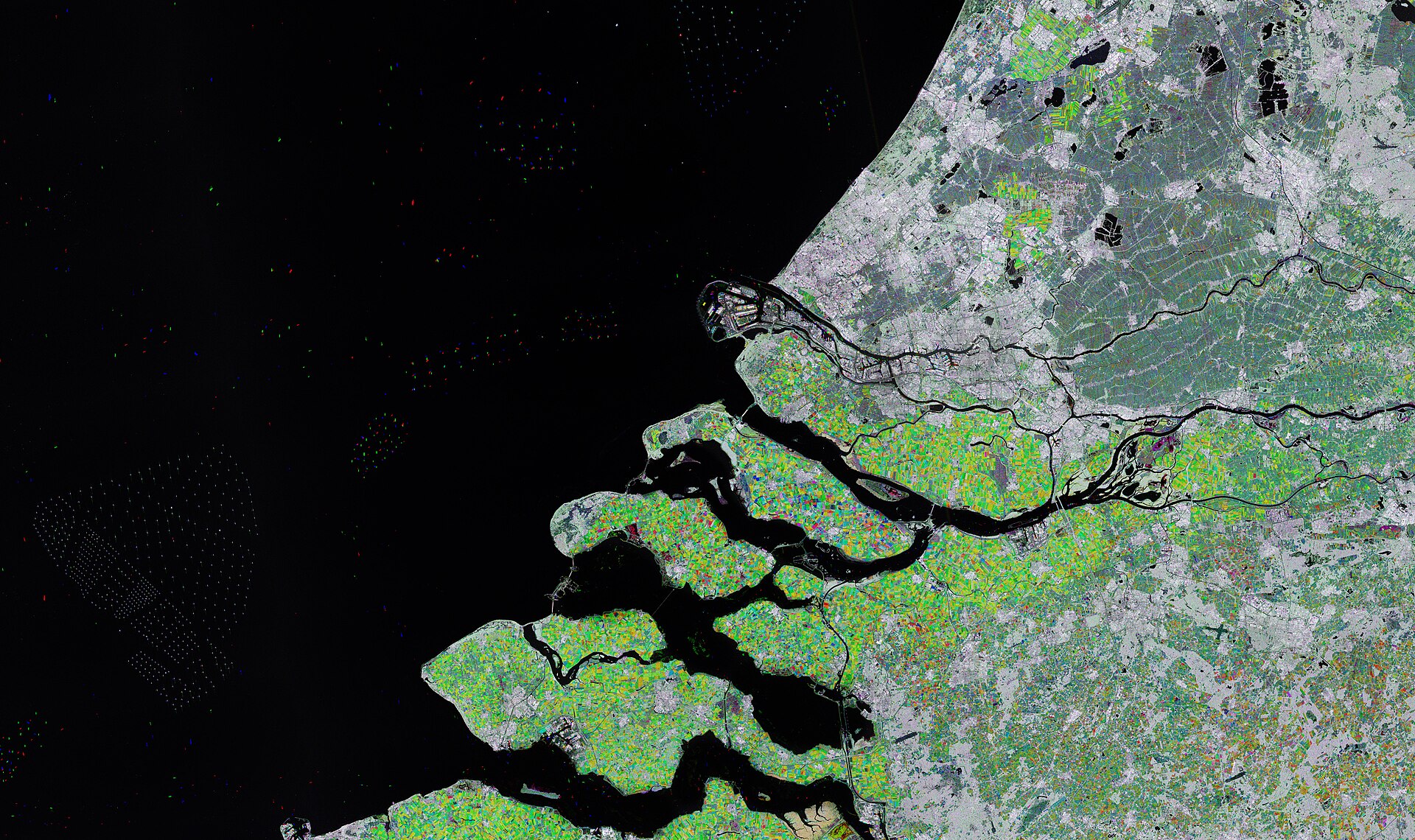 Façade maritime des Pays-Bas vue de l’espace, mer du Nord et estuaires.